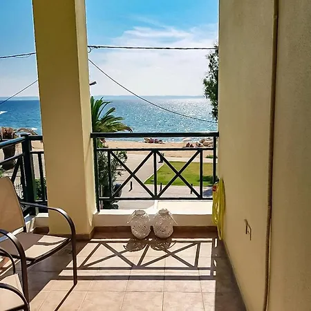 Seafront Privilege House בית נופש *