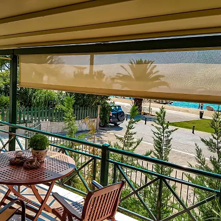 בית נופש Seafront Privilege House ניקיטי