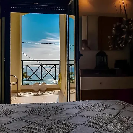 Seafront Privilege House בית נופש *